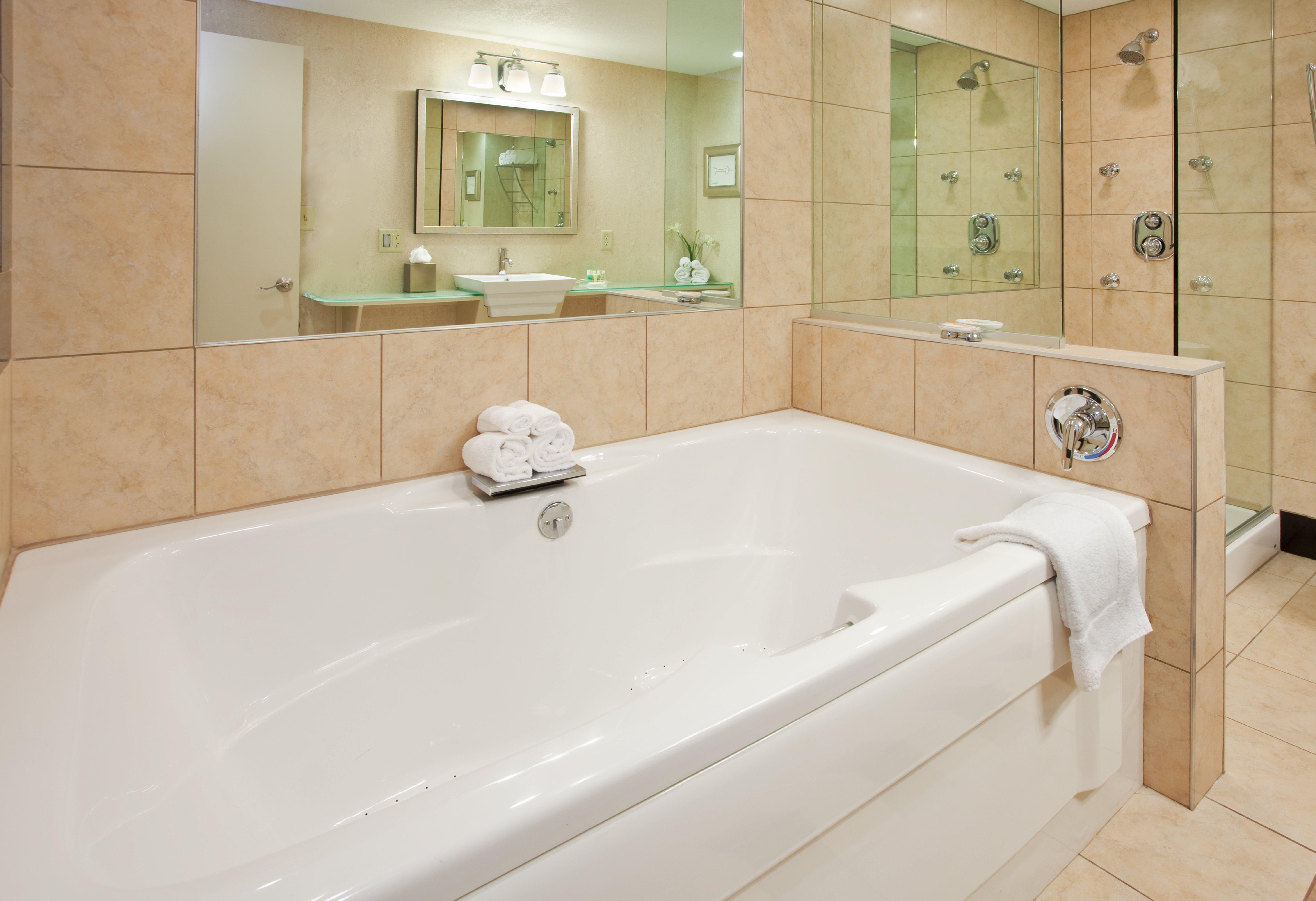 Holiday Inn At The Campus By Ihg Manhattan Bagian luar foto