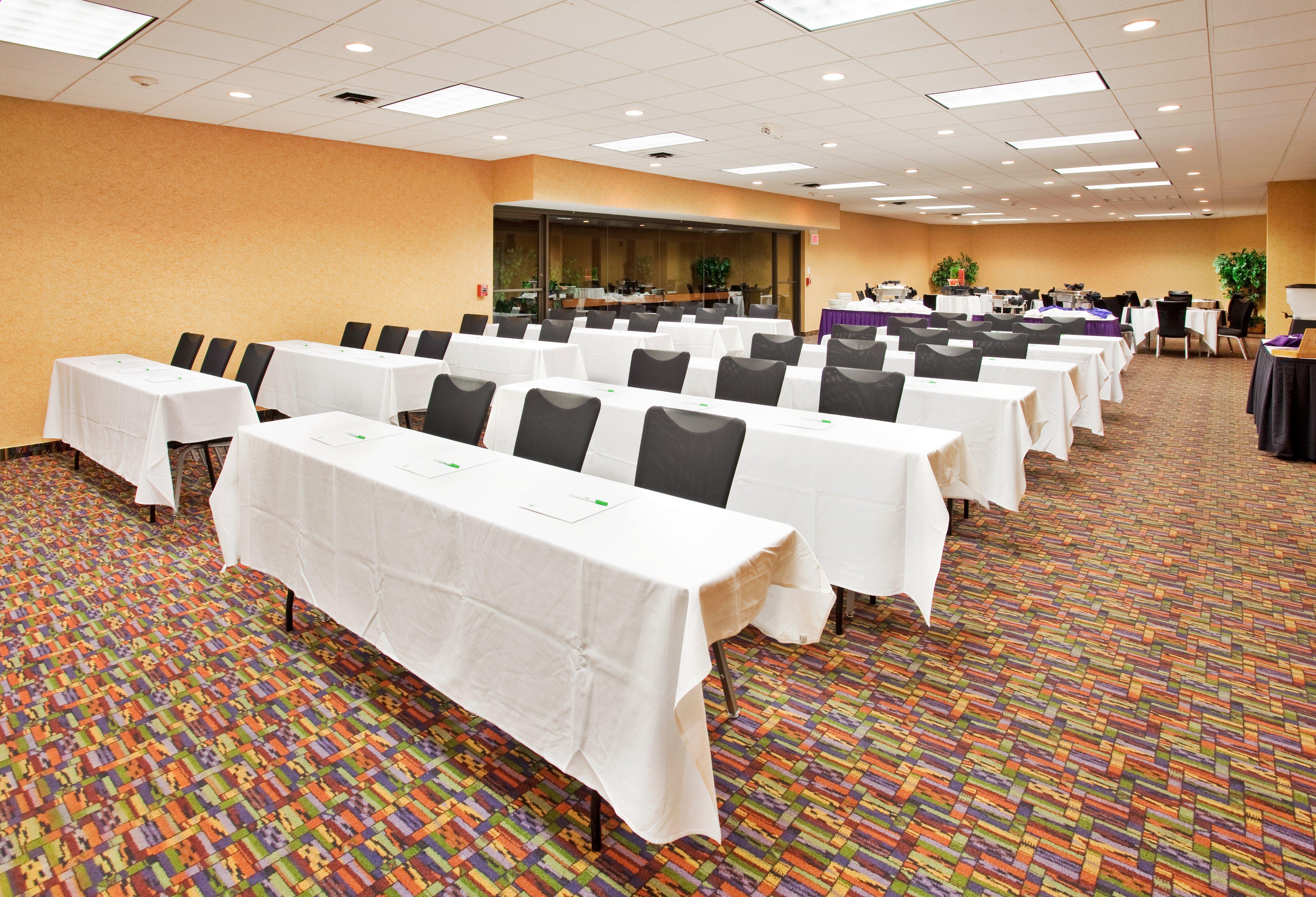 Holiday Inn At The Campus By Ihg Manhattan Bagian luar foto