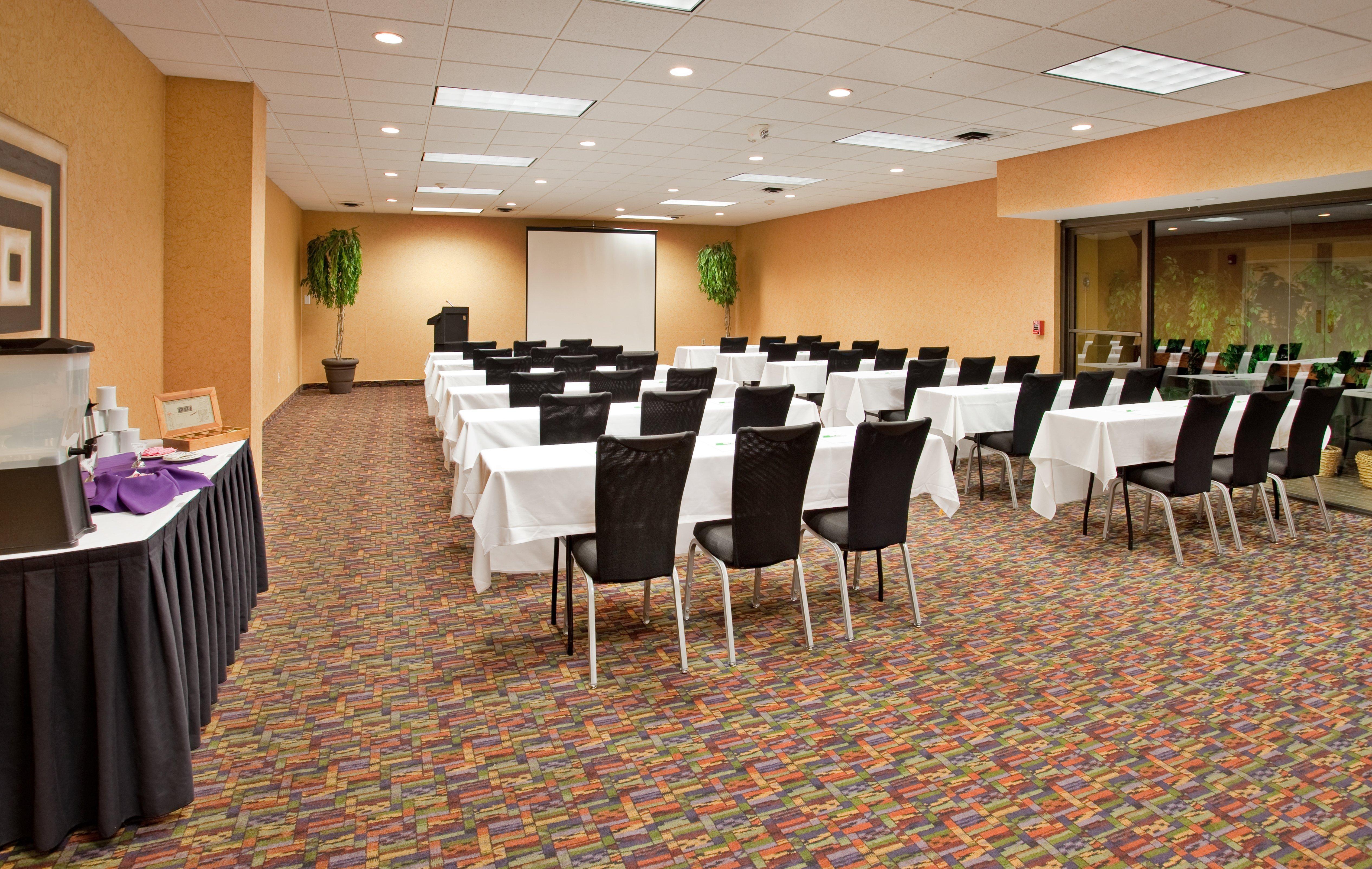 Holiday Inn At The Campus By Ihg Manhattan Bagian luar foto