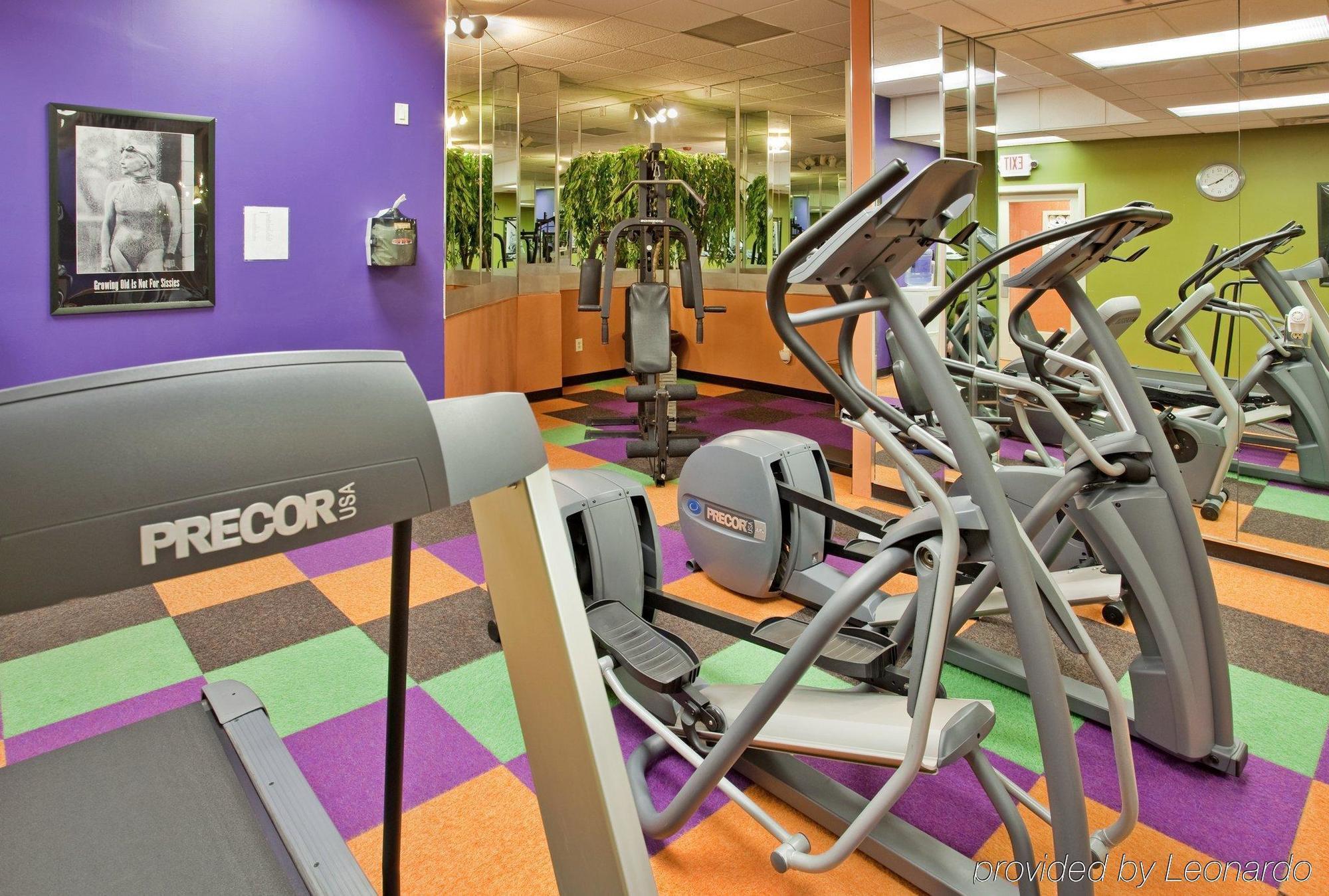 Holiday Inn At The Campus By Ihg Manhattan Bagian luar foto