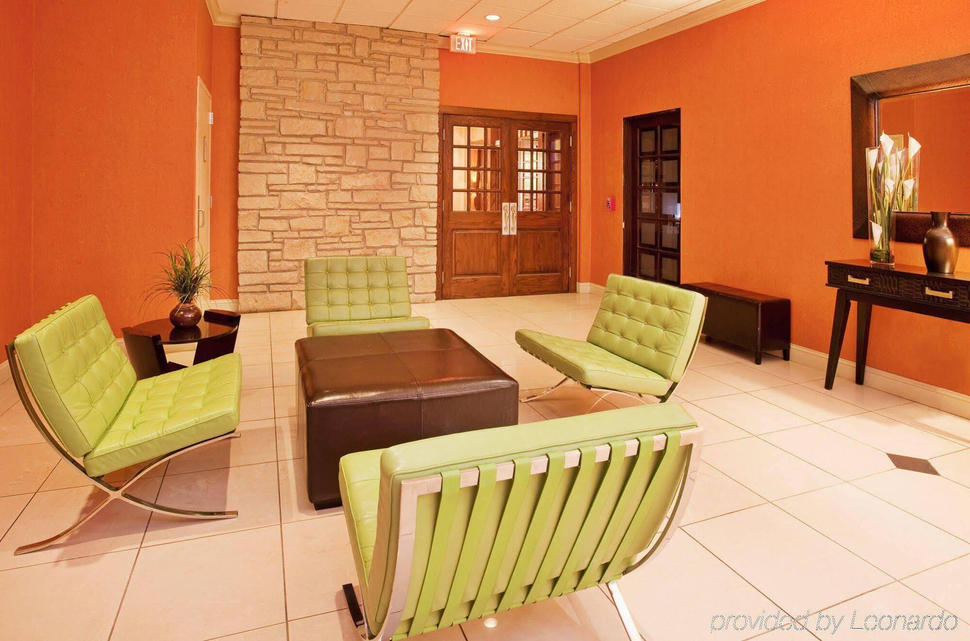 Holiday Inn At The Campus By Ihg Manhattan Bagian luar foto