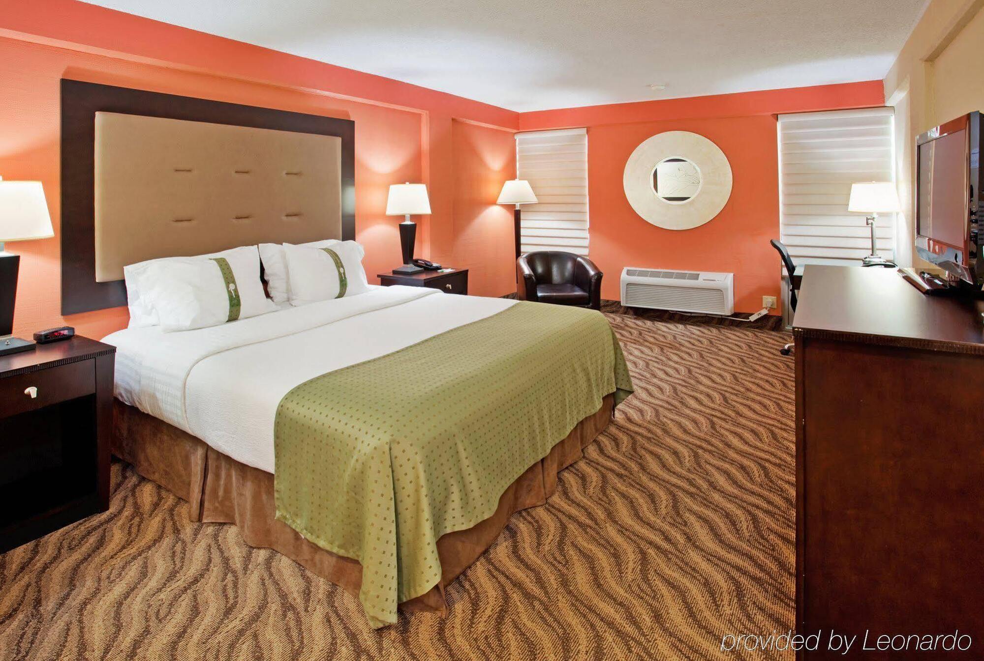 Holiday Inn At The Campus By Ihg Manhattan Bagian luar foto
